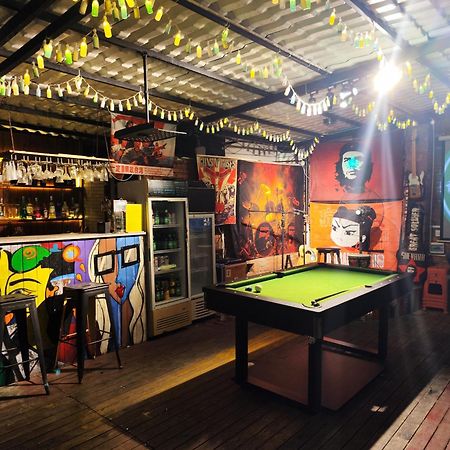 Showbiz Hostel 陽朔 エクステリア 写真