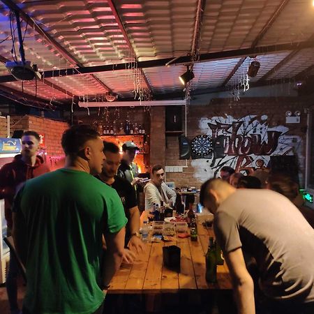Showbiz Hostel 陽朔 エクステリア 写真