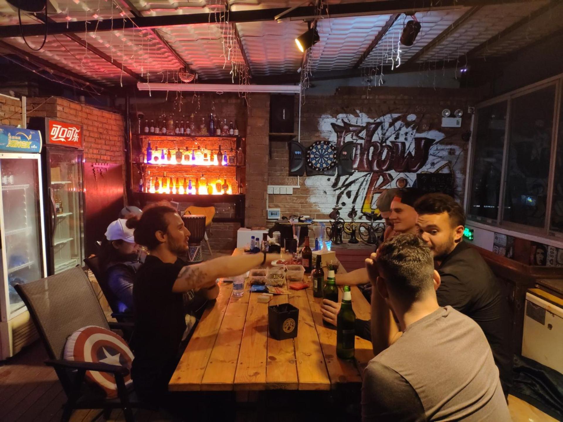 Showbiz Hostel 陽朔 エクステリア 写真